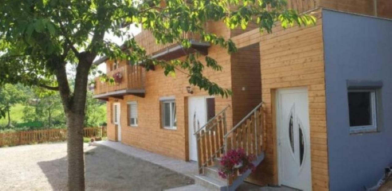 Apartments Laura Rakovica Exterior foto